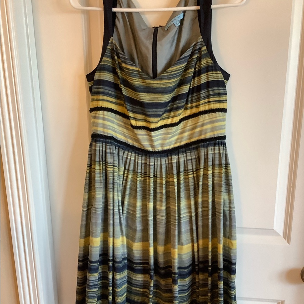 Antonio Melani size 8 saffron/navy